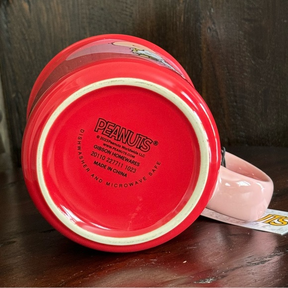 Life is Better with Friends - Peanuts Charlie Brown & Snoopy Heart Mug - Picture 8 of 9